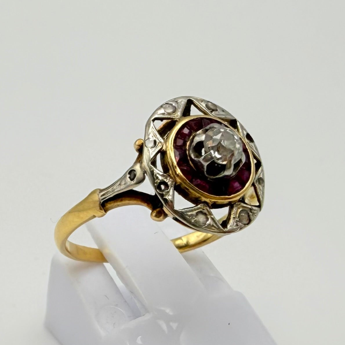 Bagues en Or Jaune avec Diamants et Rubis 18K - 2.36g