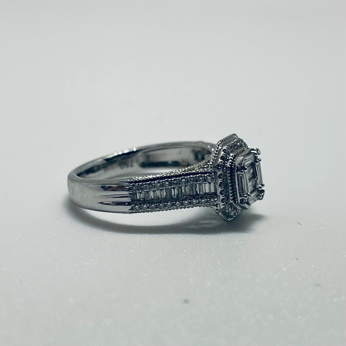 Bague Solitaire Or Gris 18K avec Diamants 4.95 Grs - Taille 55