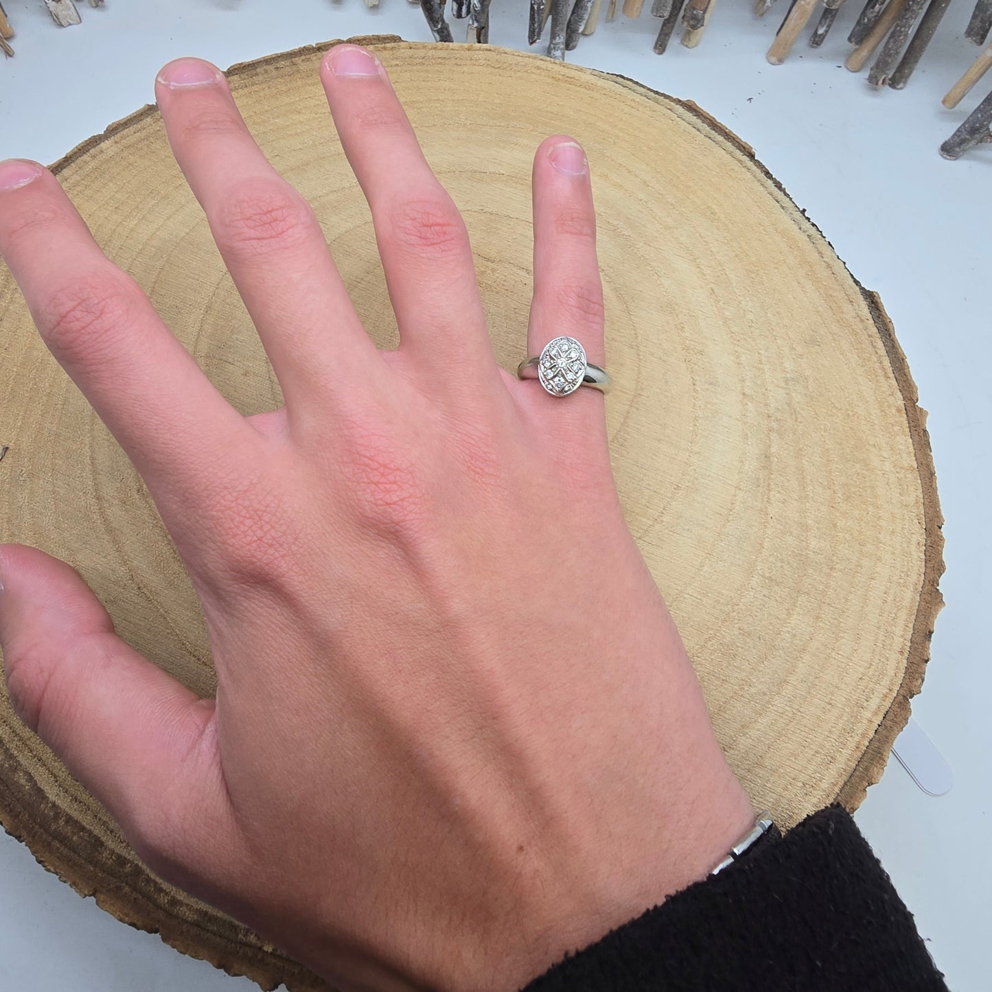 Bague Marquise en Or Blanc 18K et Diamants - T 54