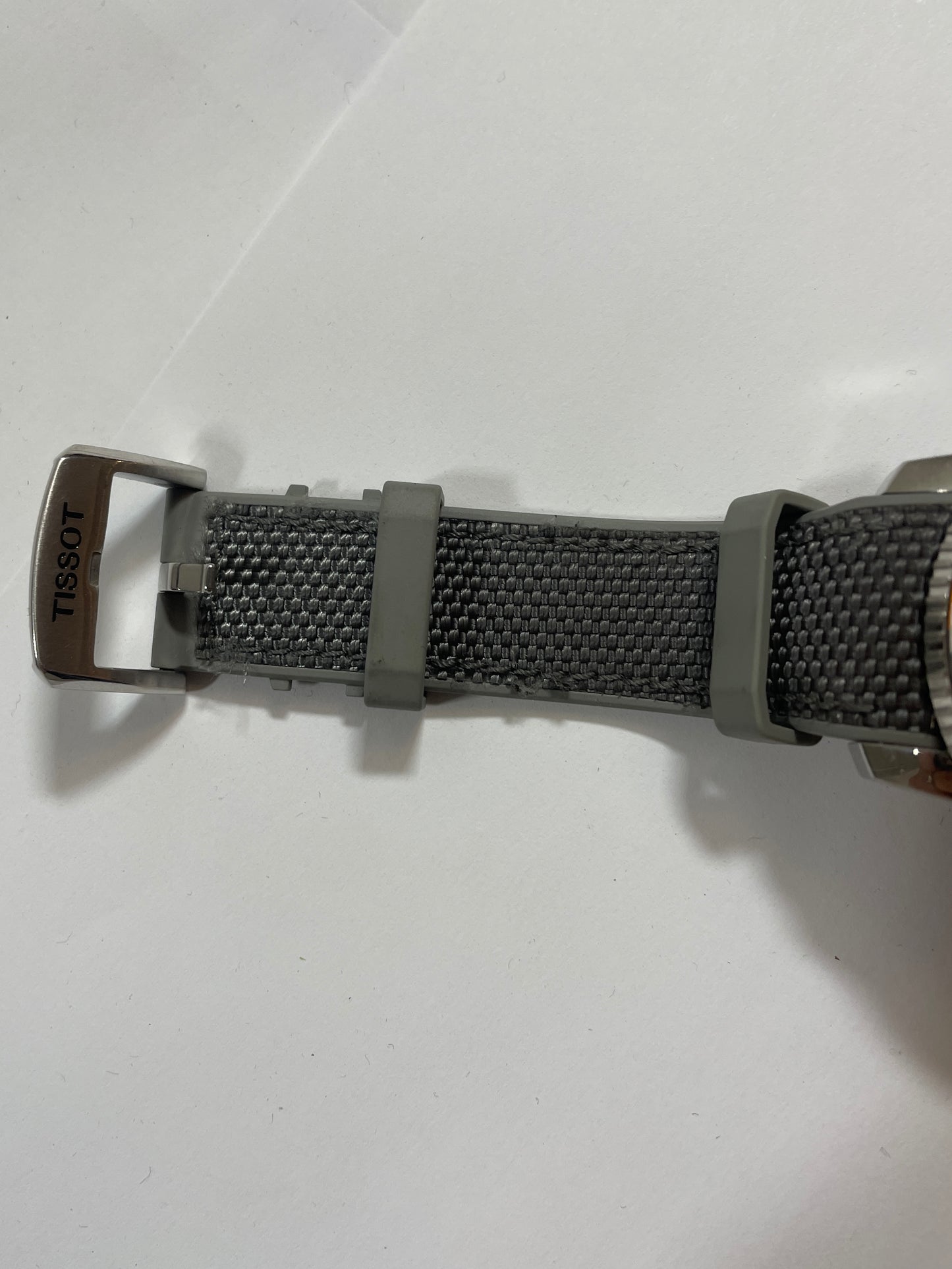 Montre Tissot Quartz Homme - Modèle T1241A en bon état