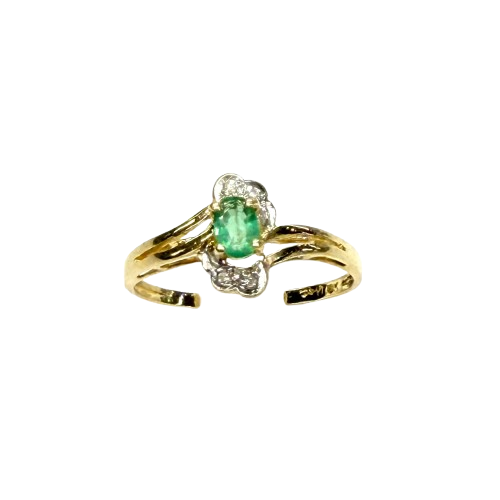 Bague en or jaune 18k avec émeraude et diamants - T 52