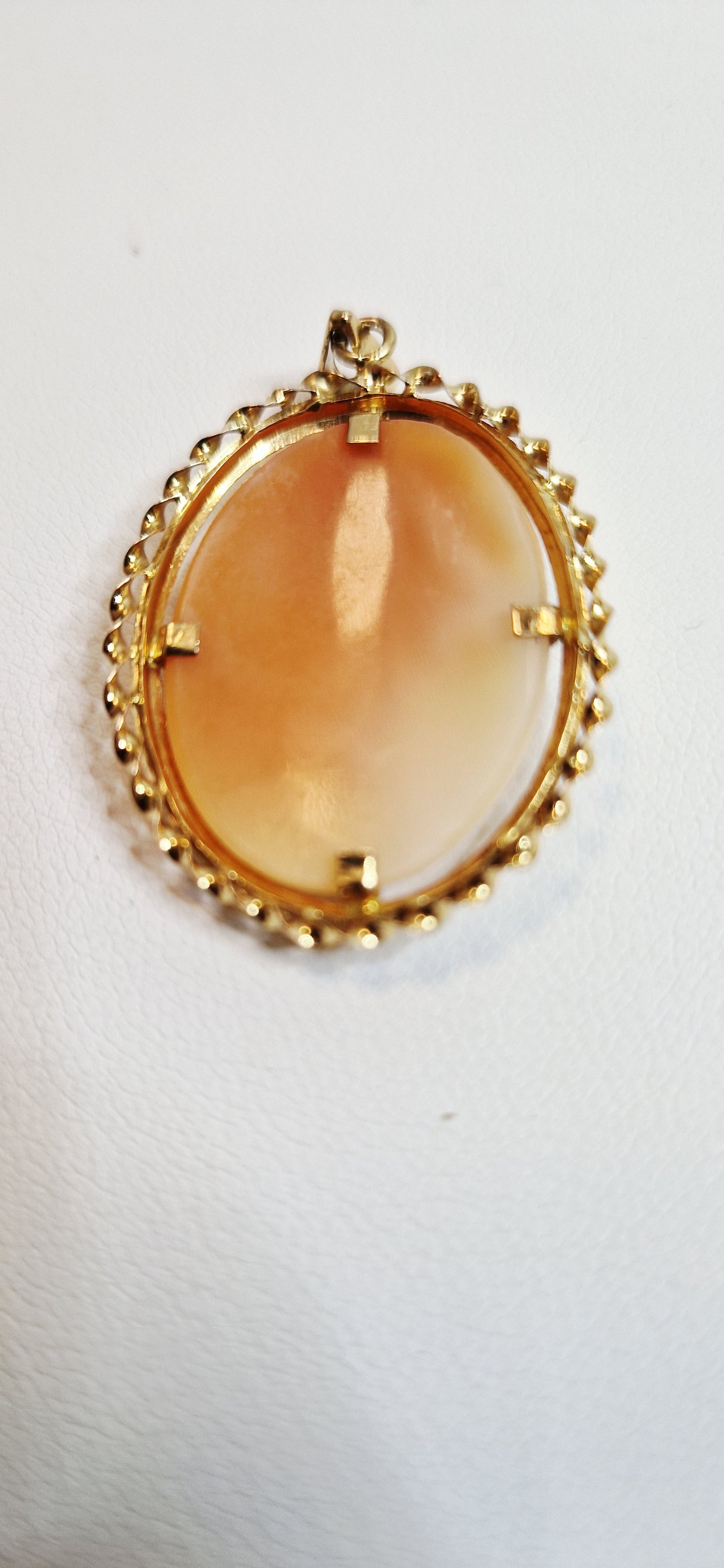 Pendentif Camée en Or Jaune 18K 4.54 Grs