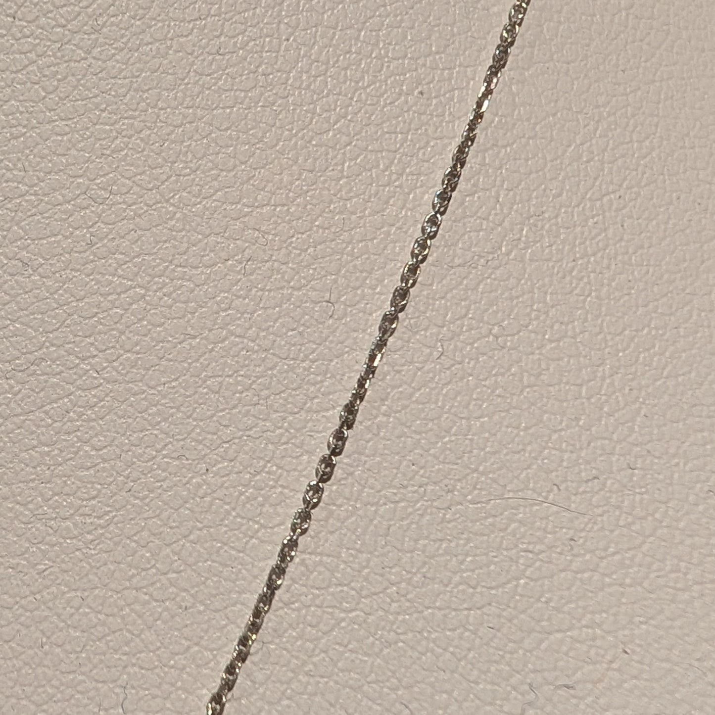 Collier en Or Blanc avec Diamants et Perle