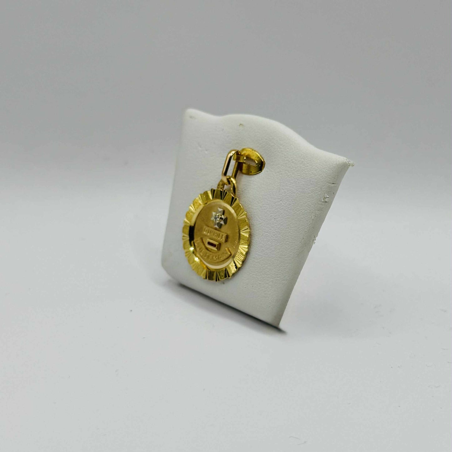 Pendentif Médaille en Or Jaune 18K 2.88 Grs