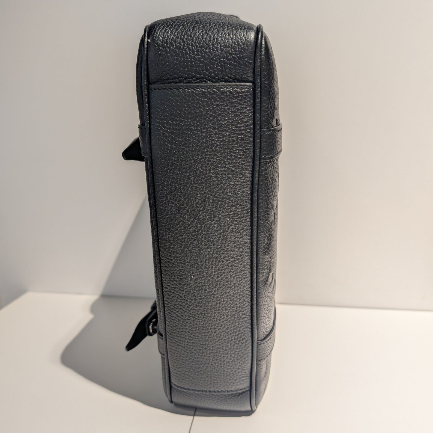 Sacoche Gucci GG Jumbo en Cuir Noir en très bon état