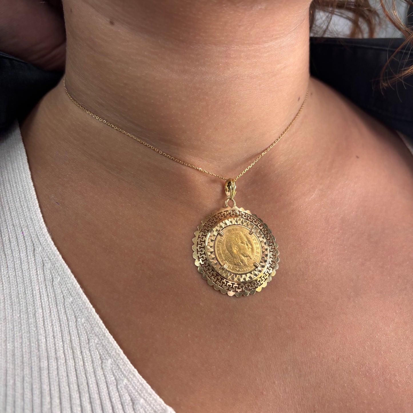 Pendentif porte-pièce en or jaune 18k et 22k 6.71 Grs
