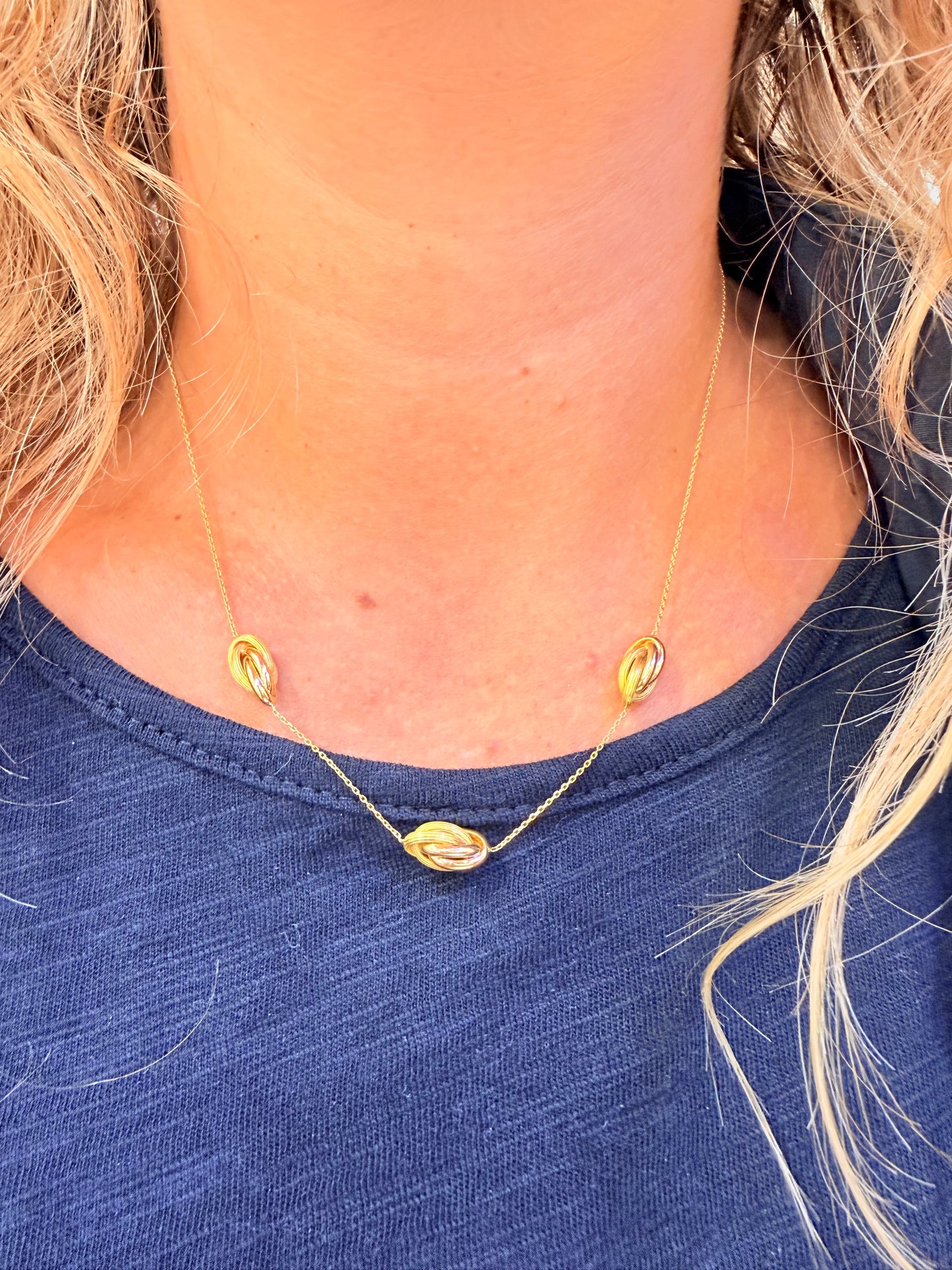 Parure collier et boucles oreilles en or jaune 18k 3.96 Grs