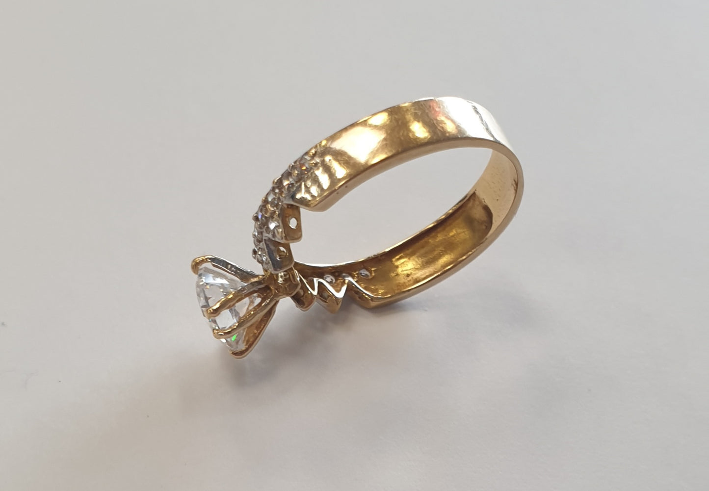 Bagues Or Jaune 18k avec Oxyde de Zirconium