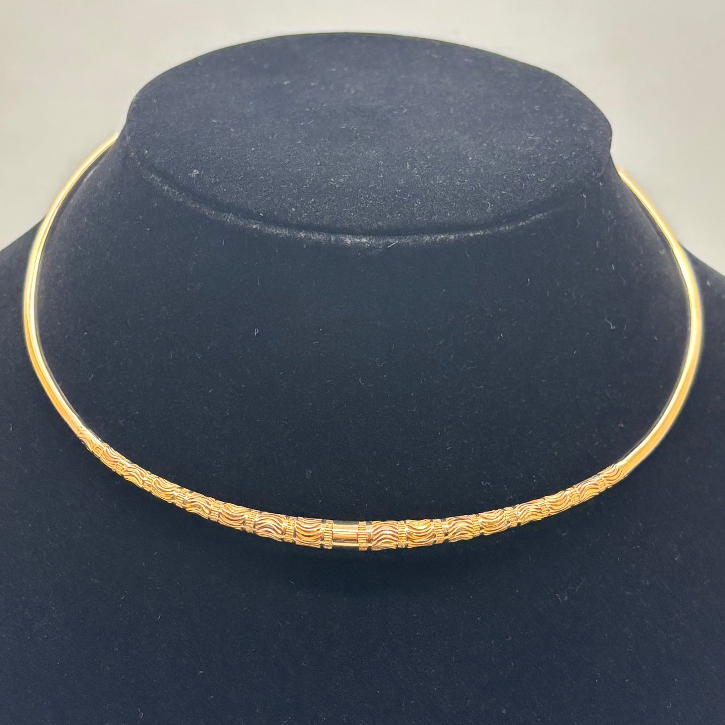 Collier Ras du Cou en Or Jaune 18 Carats - 34.86g