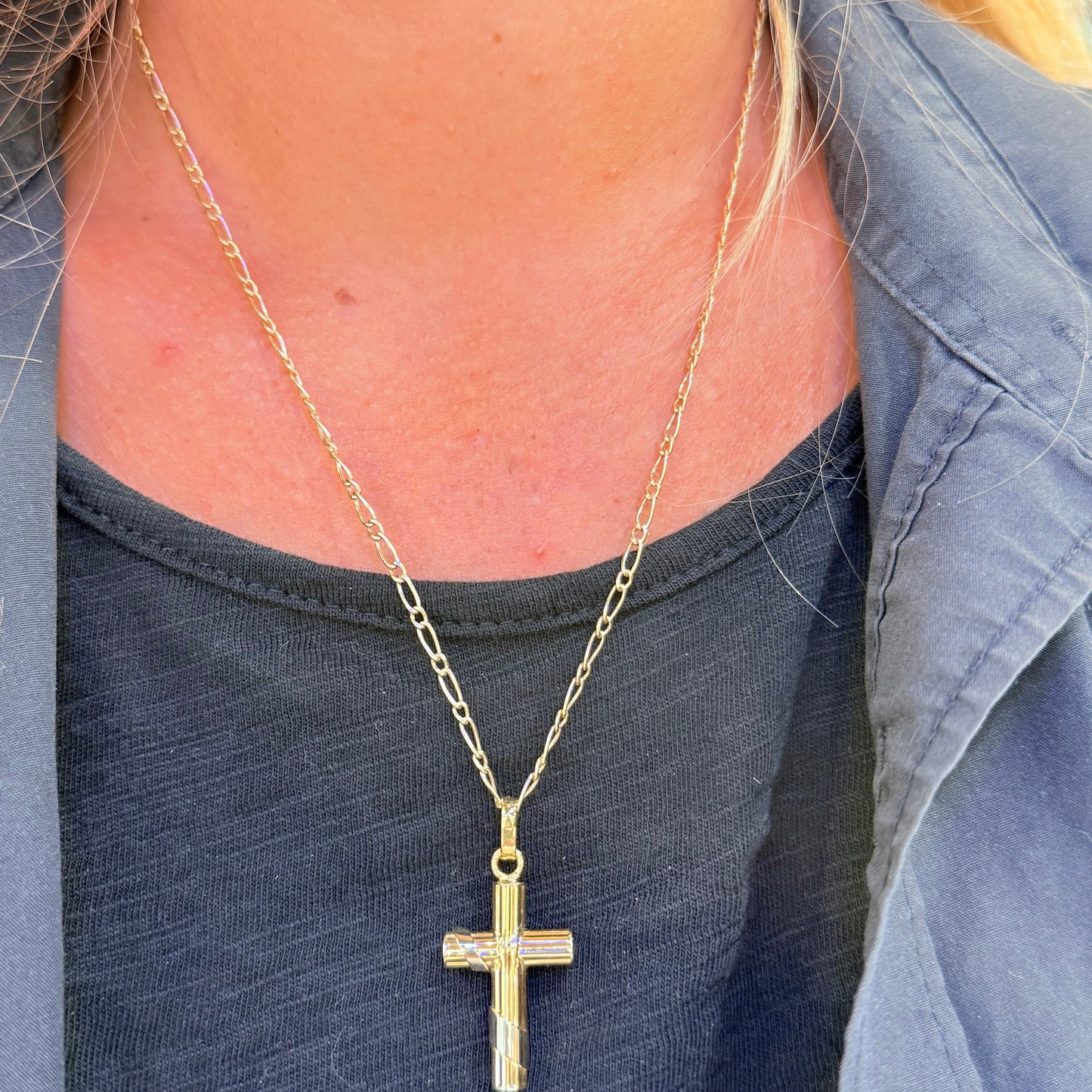 Pendentif Croix en Or Jaune et Blanc 18k Poids - 3.68 Grs