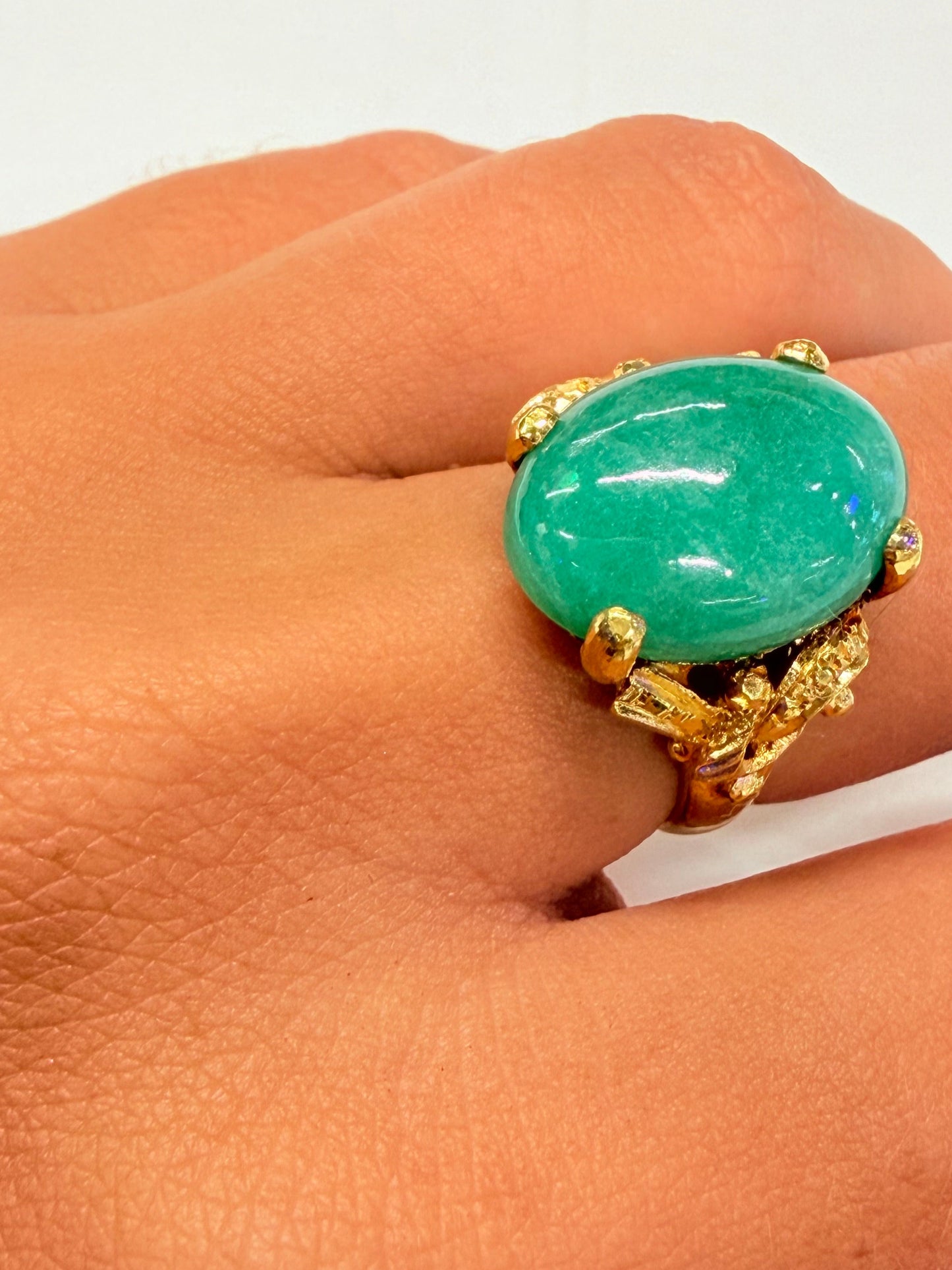 Bague en Or Jaune 18k avec Jade de 11.11 Grs Taille -52