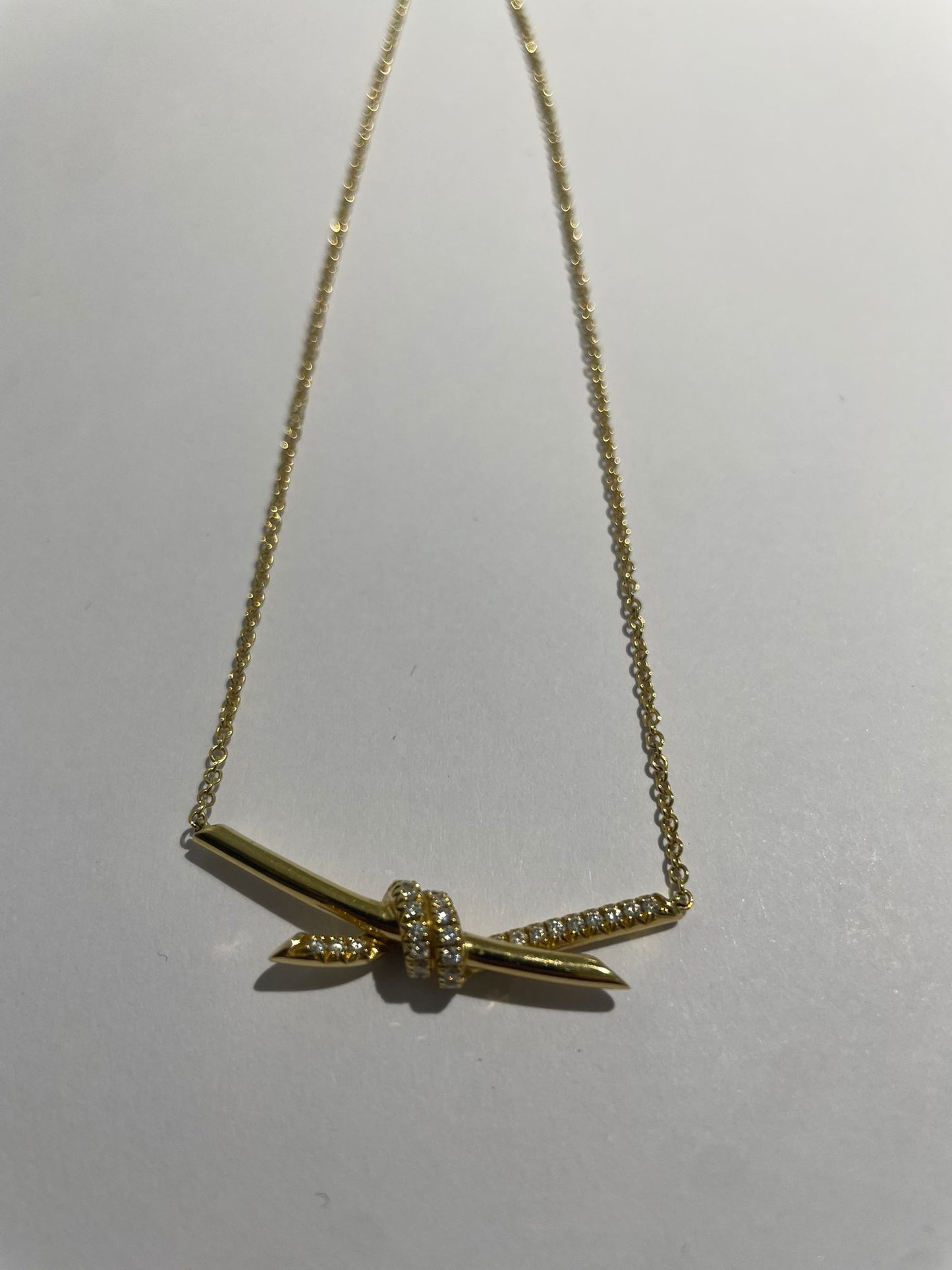 Collier Tiffany's Knot en or jaune 18K 7.57 Grs