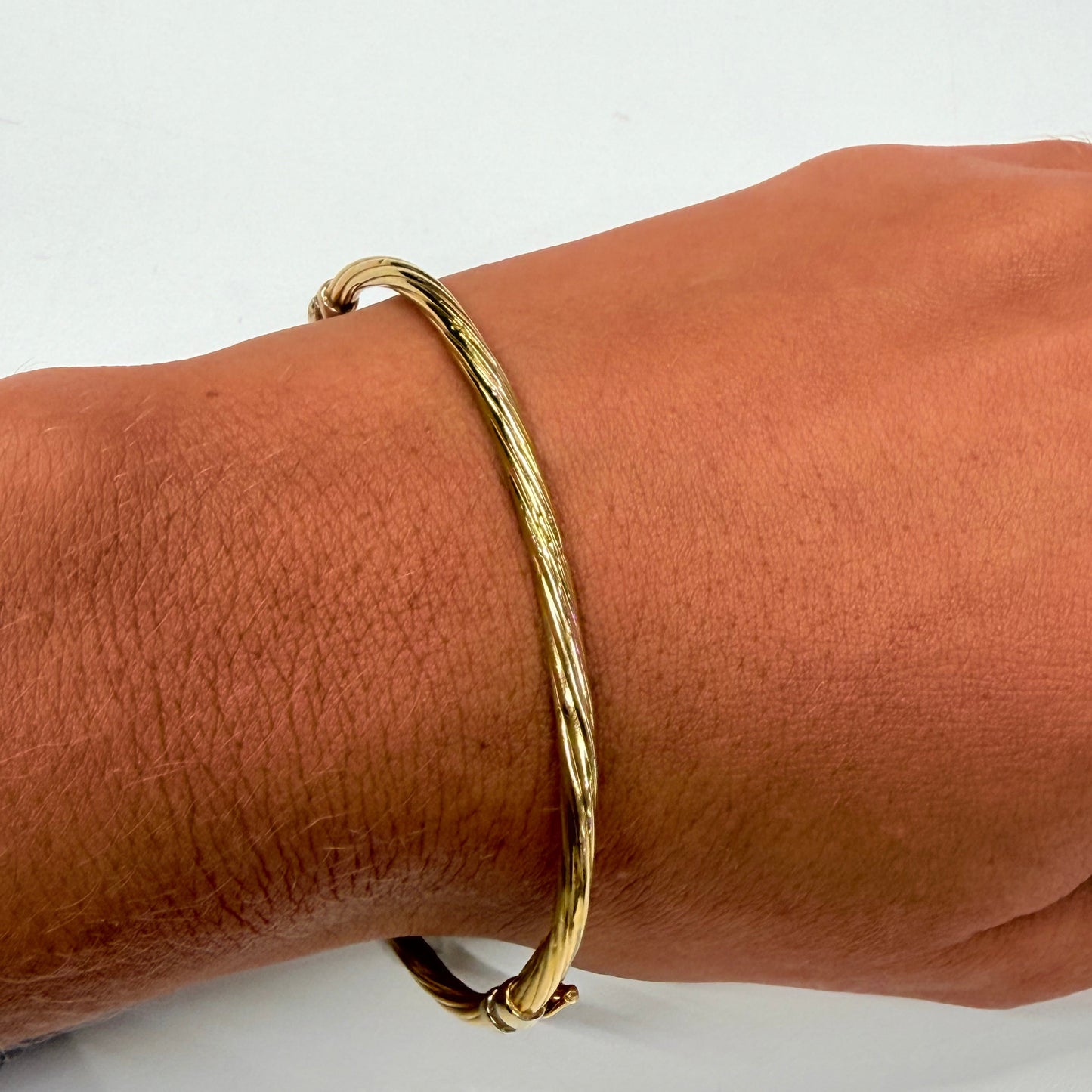 Jonc torsadé en Or Jaune 18K 4.20 Grs