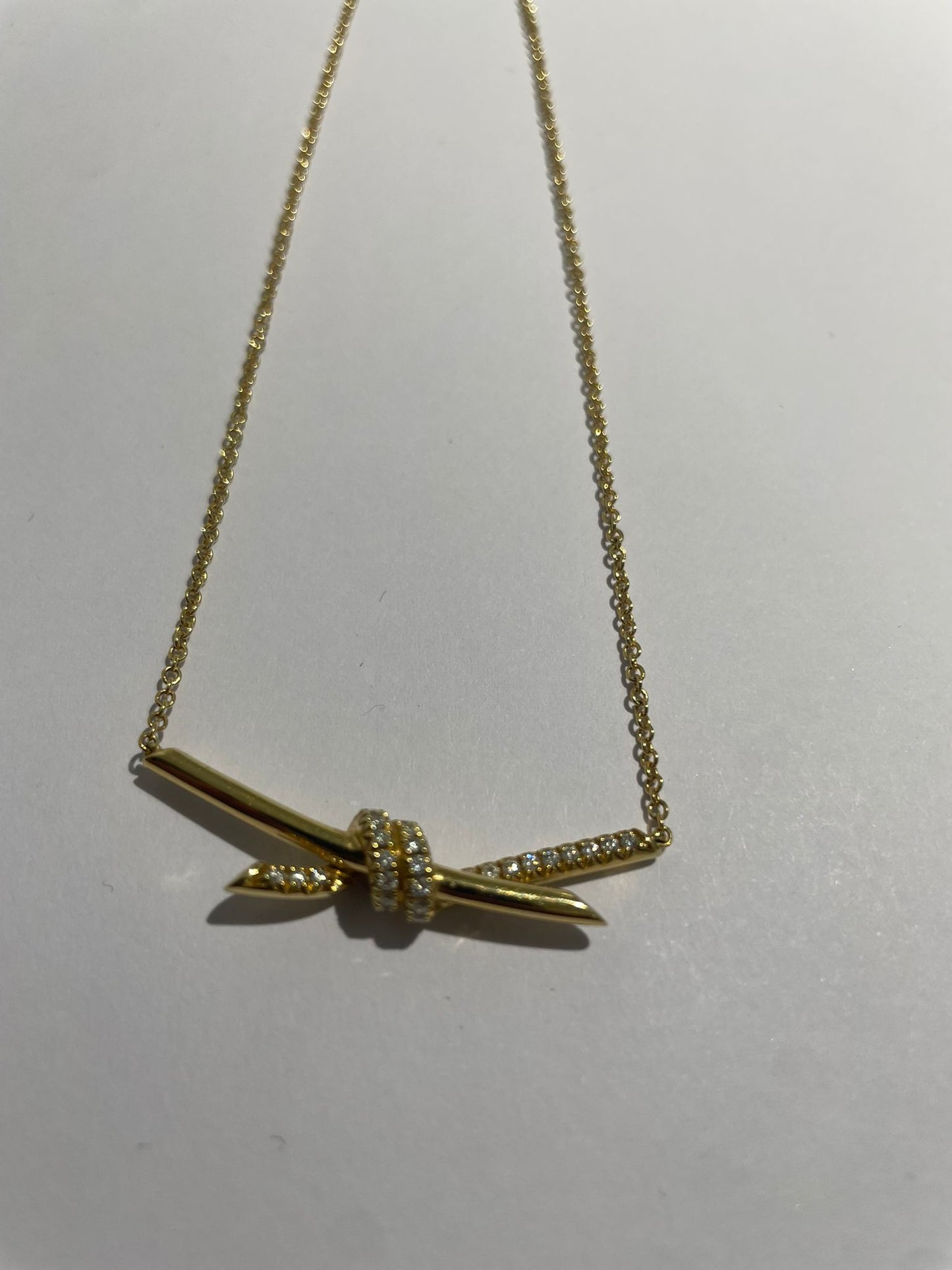 Collier Tiffany's Knot en or jaune 18K 7.57 Grs